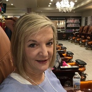 Meet your Posher, Carrie